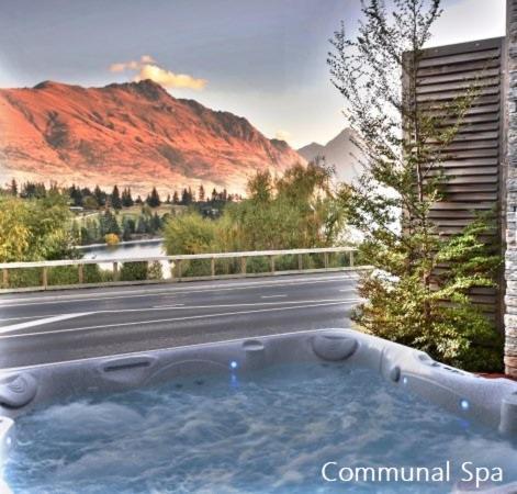 Modern Executive Living In Pounamu Квинстаун Экстерьер фото