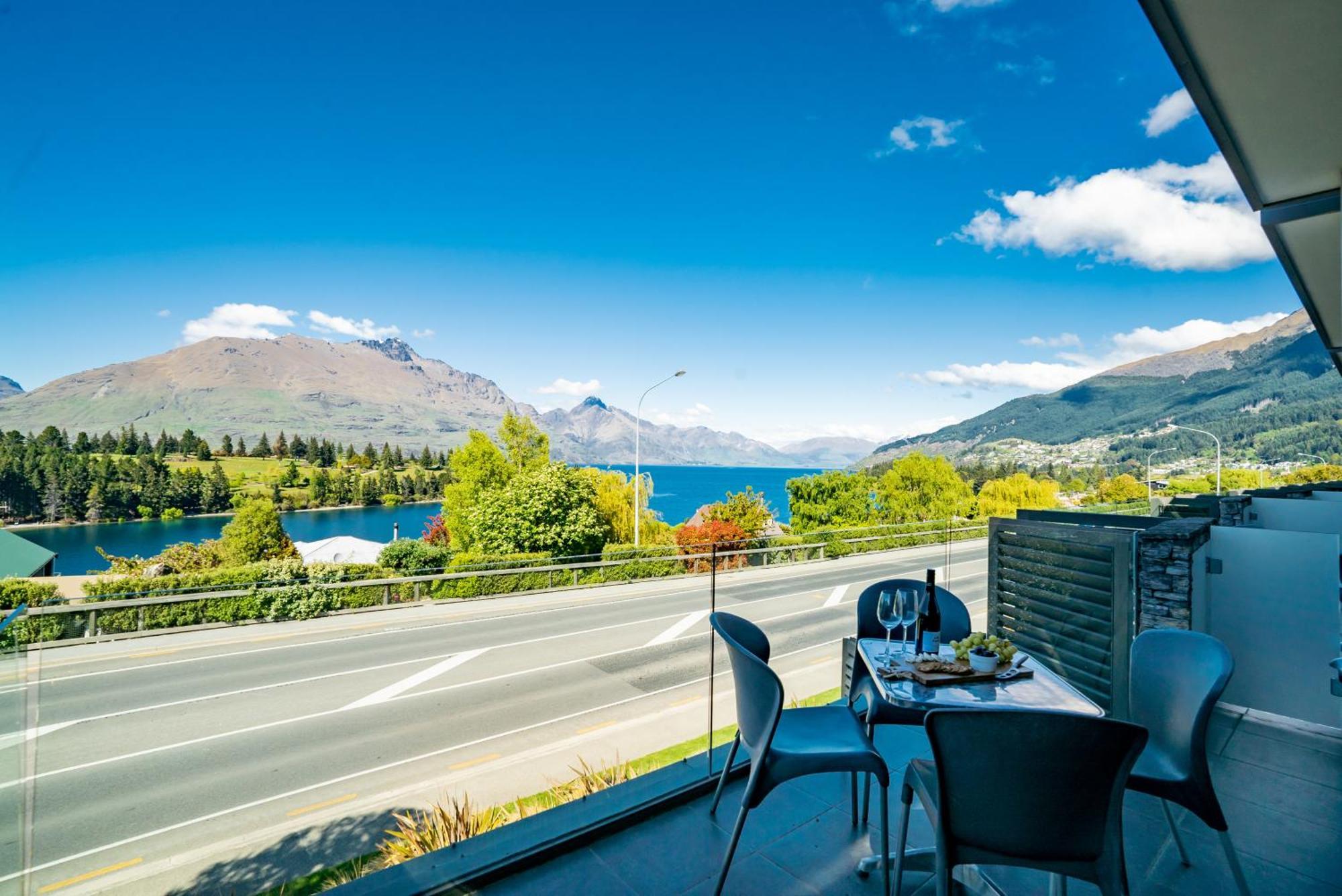 Modern Executive Living In Pounamu Квинстаун Экстерьер фото